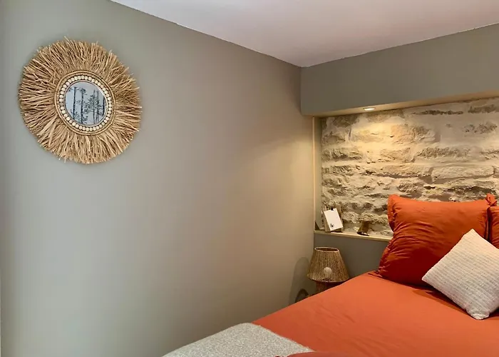 Natural Suite En Centre Ville Avec Spa Et Jardin