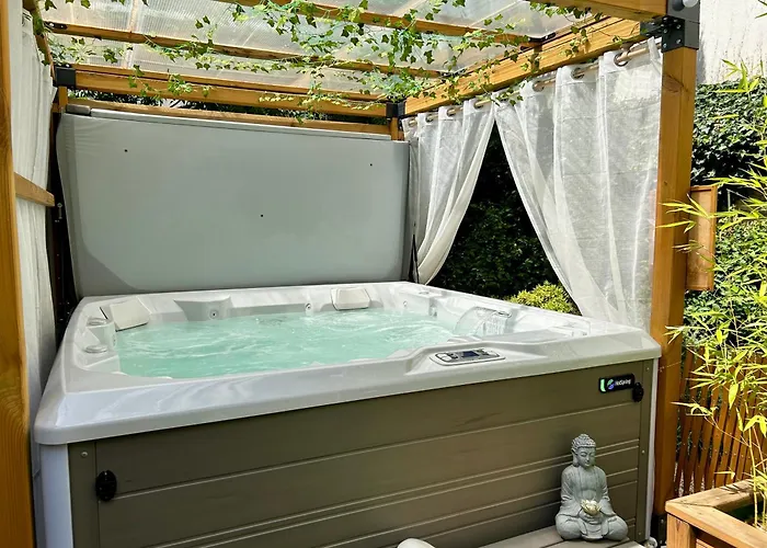 Natural Suite En Centre Ville Avec Spa Et Jardin